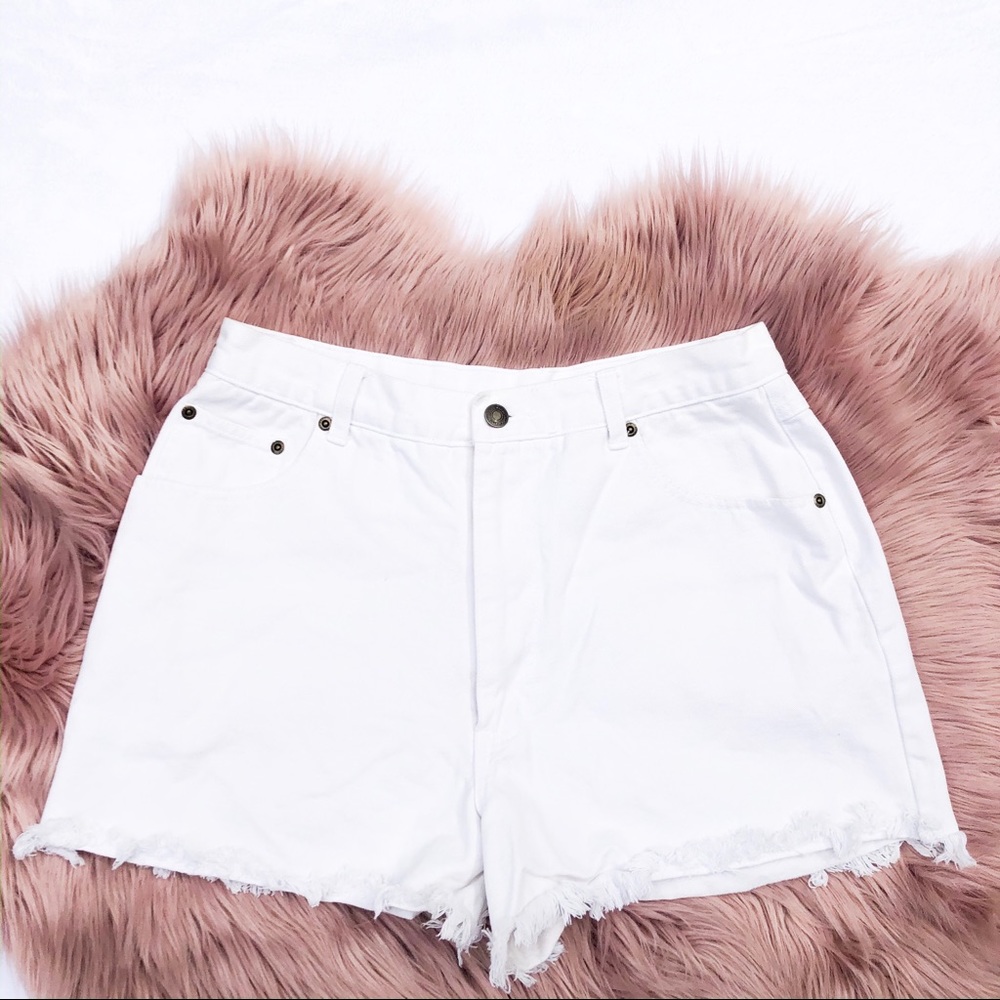 VTG Newport News Hi-Rise White Shorts